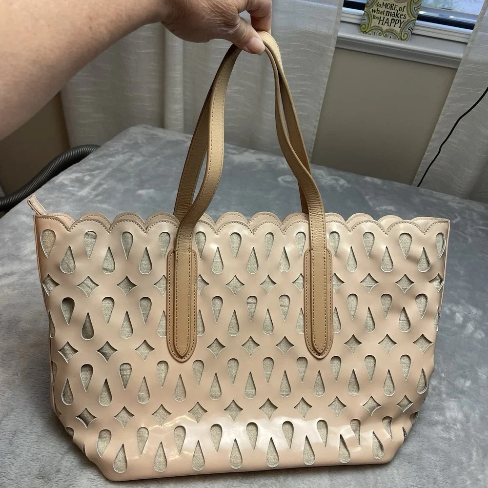 Sondra Roberts Patent Leather Laser Cut Tote Bag Champagne Scalloped 11x13x6 - Picture 1 of 16
